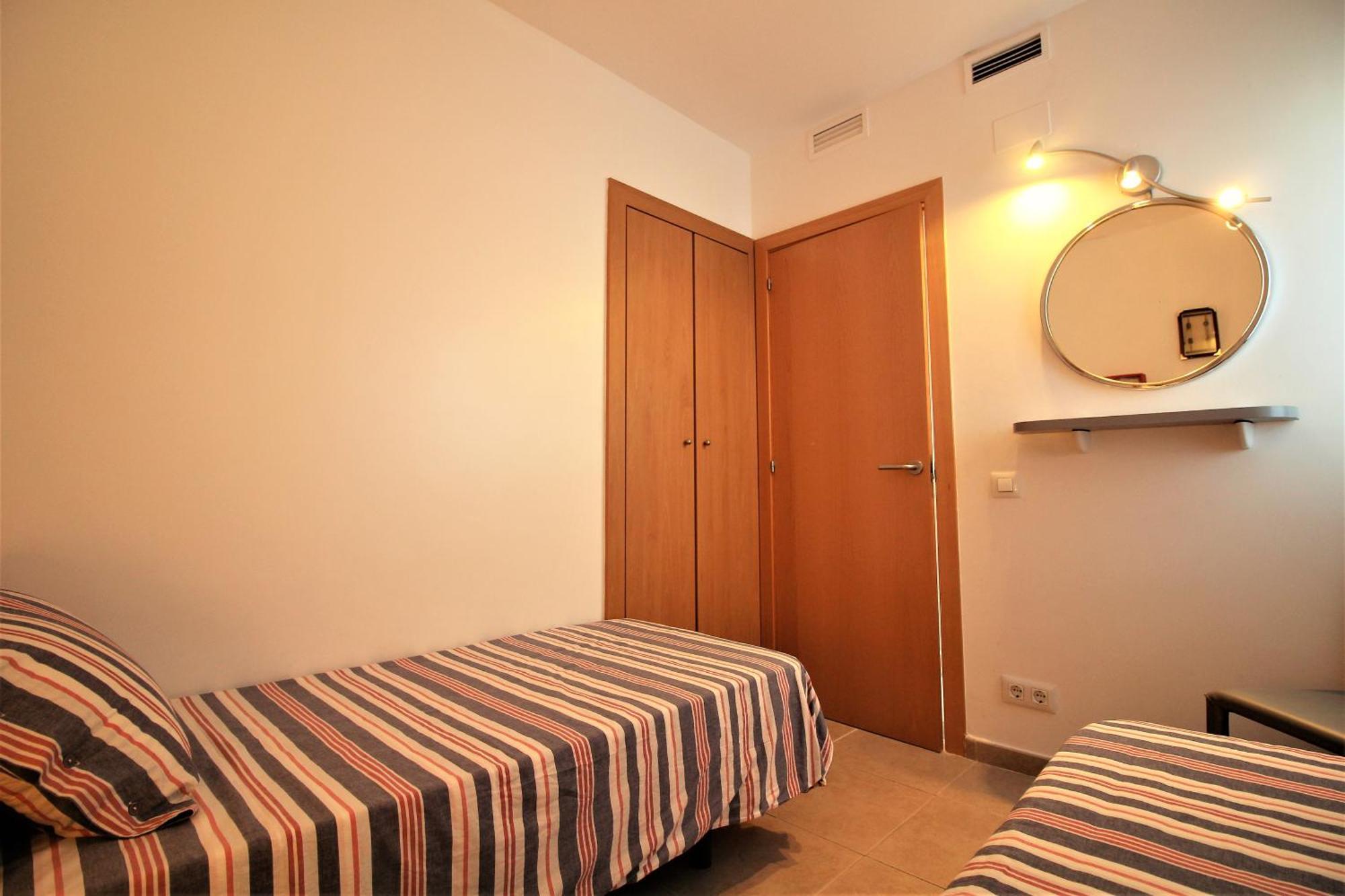 Global Immo 3248 Les Marines Appartement Roses